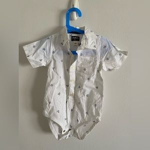 Baby bodysuits Oshkosh Size 24M